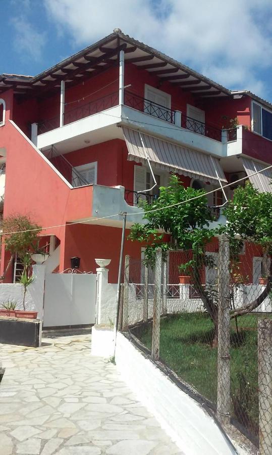 Loula'S Apartments Guviá Kültér fotó