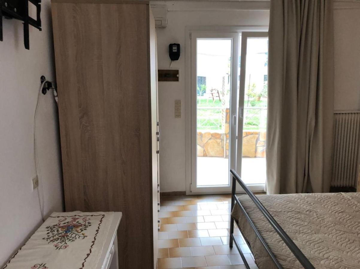 Loula'S Apartments Guviá Kültér fotó