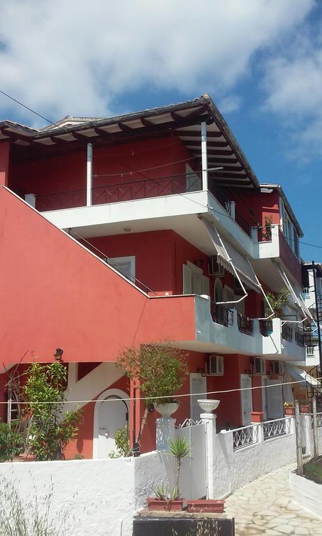 Loula'S Apartments Guviá Kültér fotó